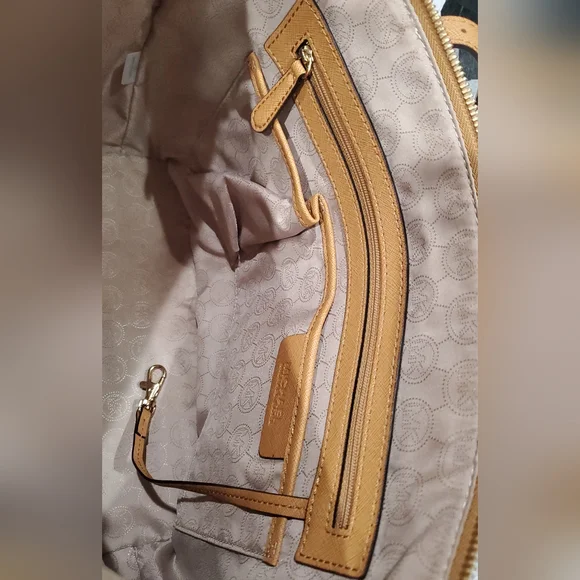 Michael Kors Jet Set East West Saffiano Leather Tote - Picture 12 of 16